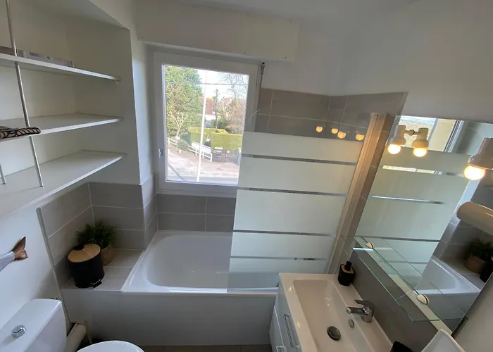 La Cabourgeaise-proche Thalasso Et Centre De *